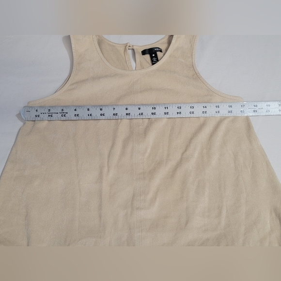 AQUA Women's Size Large Faux Suede Beige Sleeveless Curve Hem Tank - Picture 4 of 9